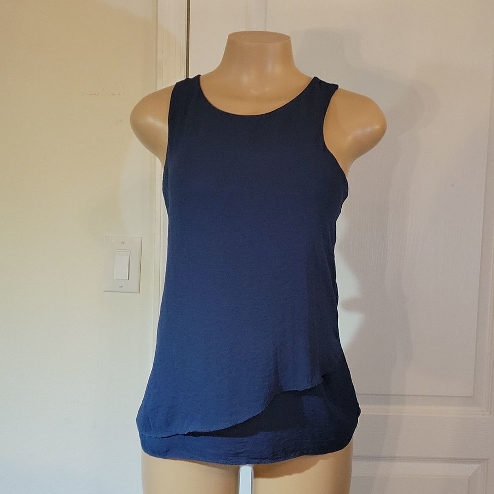 A.N.A NEW APPROACH SLEEVELESS ROUND NECKLINE ZIP CLOSURE TOP - Picture 3 of 15